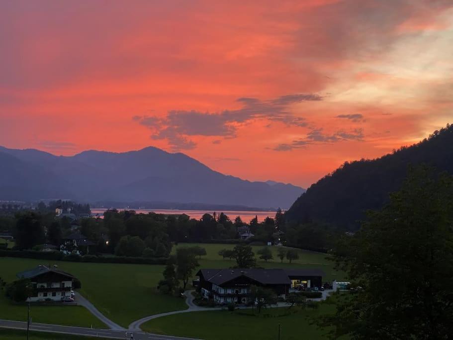 Schoene Ferienwohnung Mit Wolfgangseeblick Strobl Exterior photo