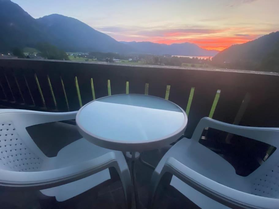 Schoene Ferienwohnung Mit Wolfgangseeblick Strobl Exterior photo